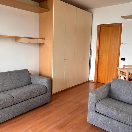 Monolocale Vista Isole Con Privata Uso Condominiale Baveno