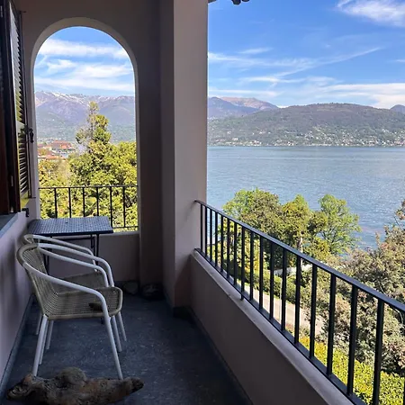 Monolocale Vista Isole Con Privata Uso Condominiale Baveno